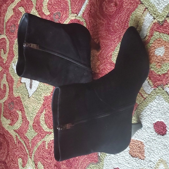 Via Spiga Black Suede Bootie 11M - Picture 4 of 8